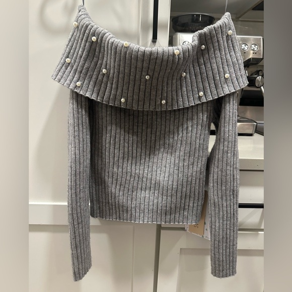 NWT | Gray Ribbed Sweater with Pearls - Size M - Picture 2 of 4